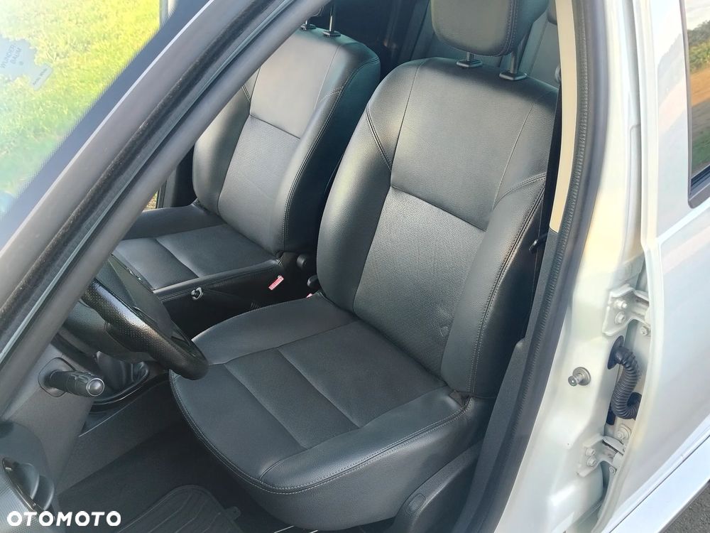 Dacia Duster 1.6 16V 4x2 Prestige - 16