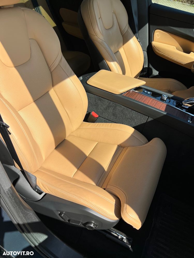 Volvo XC 60 T6 AWD Recharge Plus Dark - 16