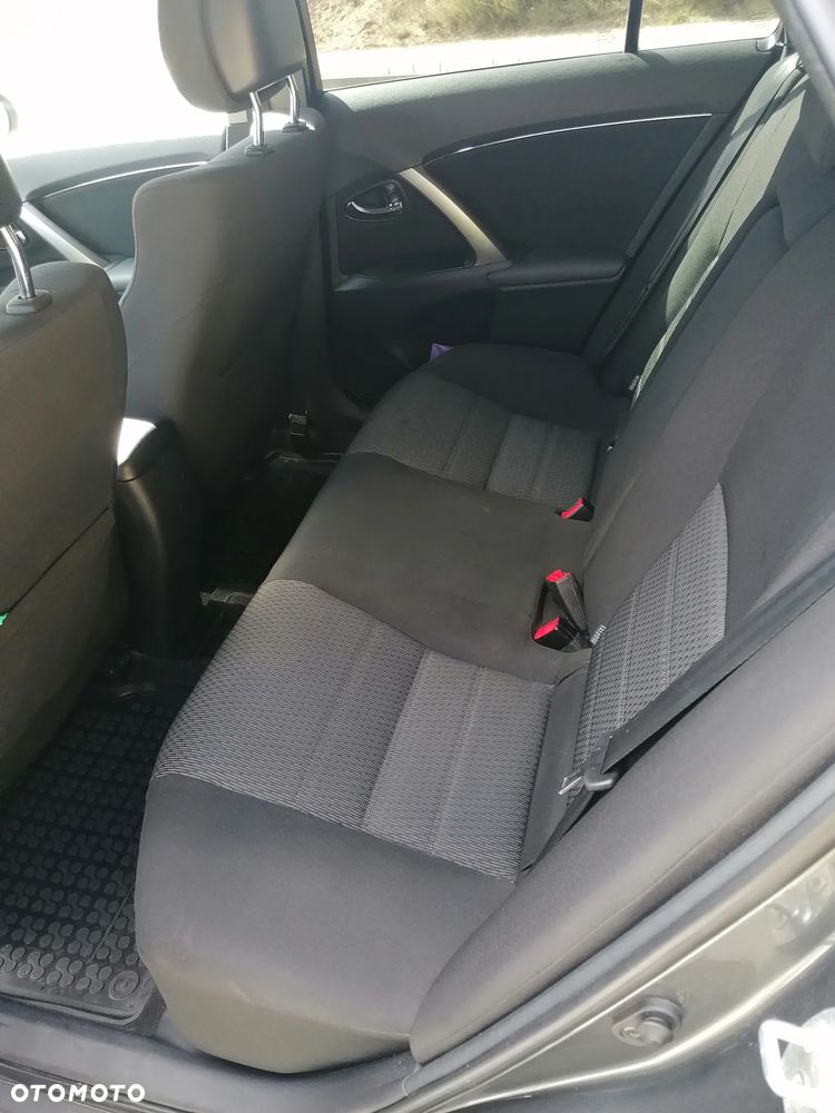 Toyota Avensis 2.0 D-4D Comfort - 17