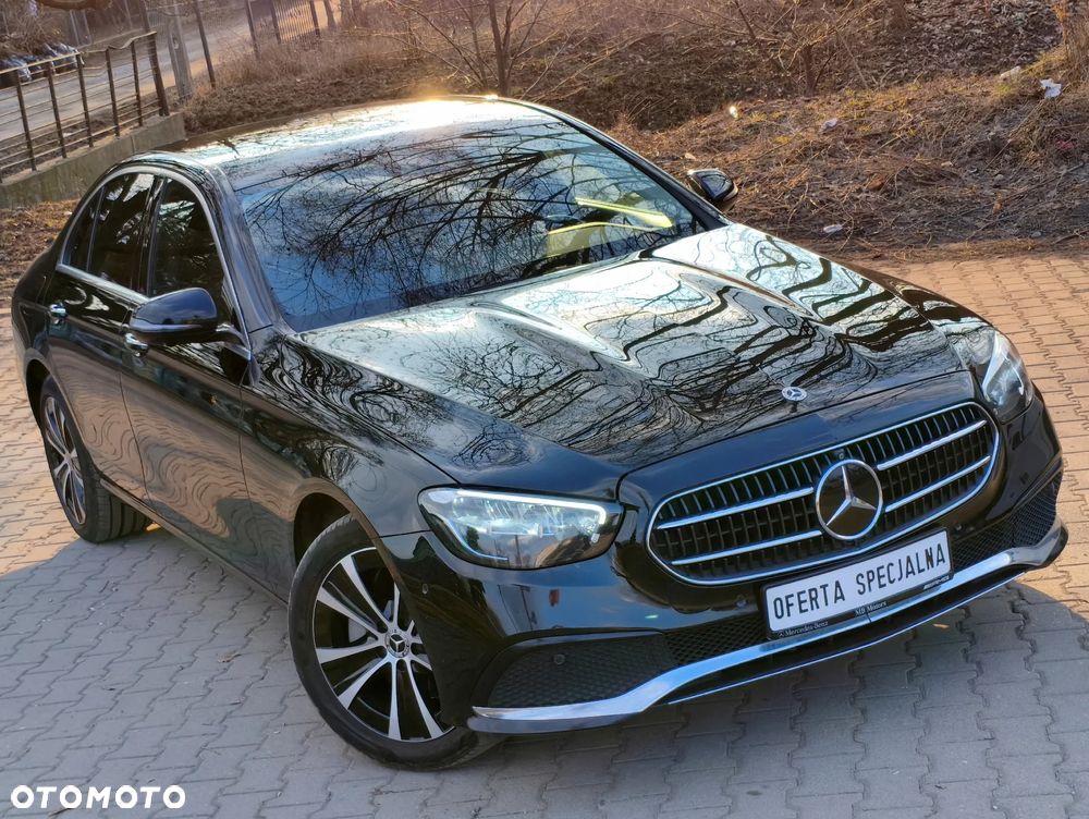 Mercedes-Benz Klasa E 300 4Matic 9G-TRONIC - 28