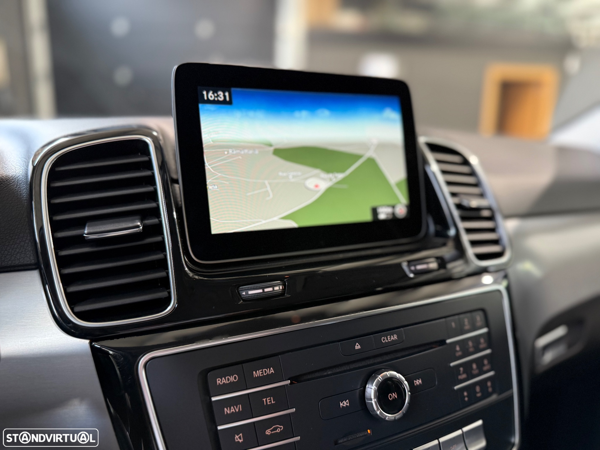 Mercedes-Benz GLE 350 d 4Matic 9G-TRONIC AMG Line - 31