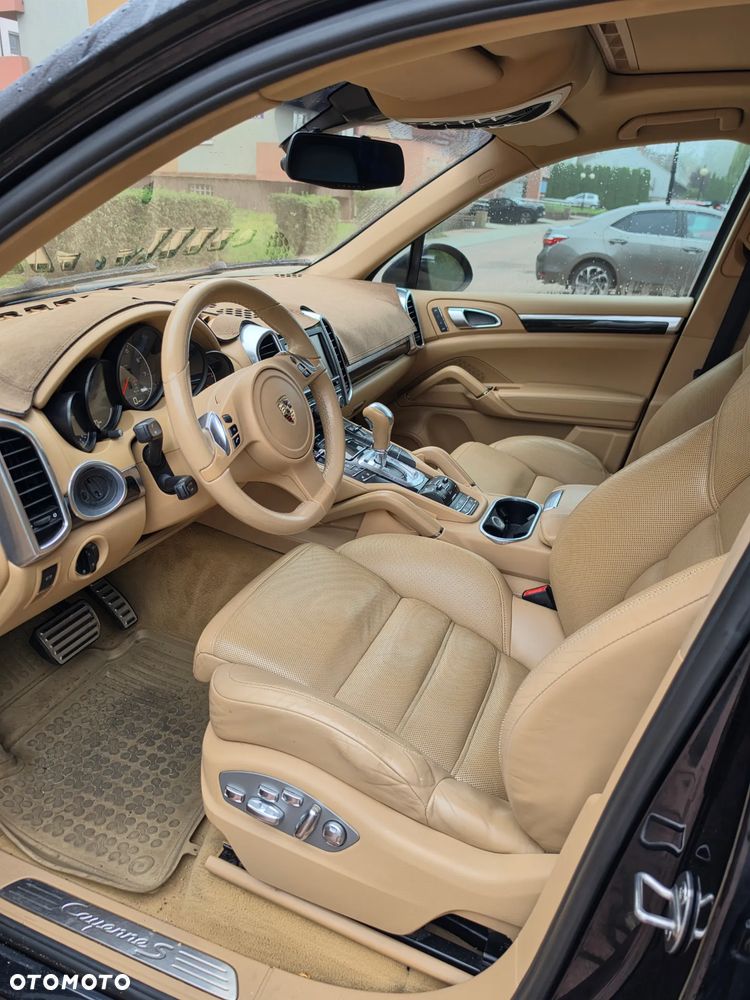 Porsche Cayenne S - 8