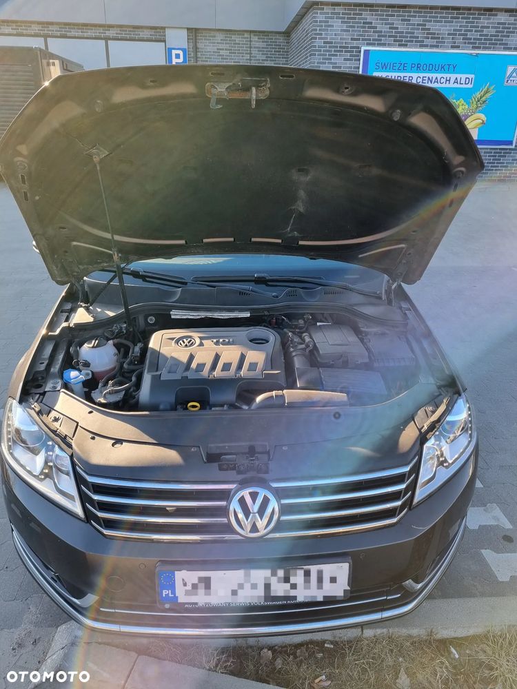 Volkswagen Passat 2.0 TDI Highline - 9