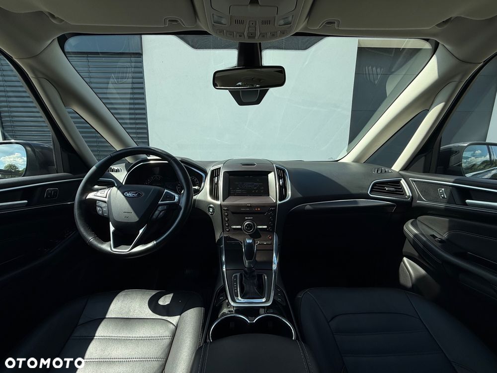 Ford Galaxy - 8