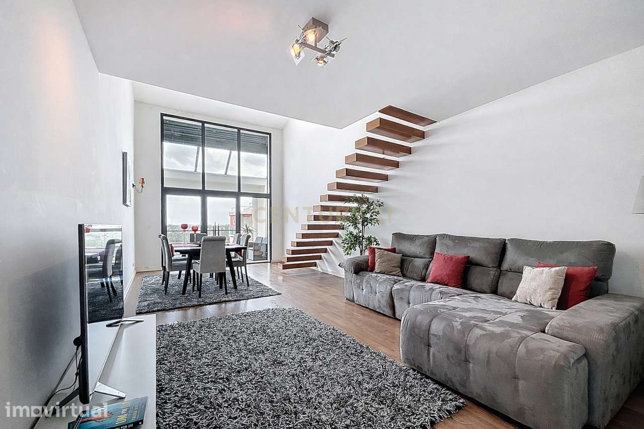 Luxuoso Duplex T4+1 em Amora, Seixal com Vista Panorâmica - Grande imagem: 3/44