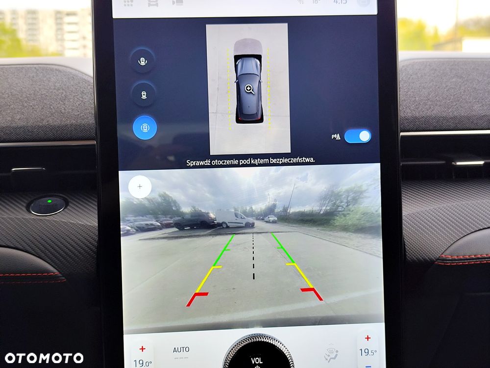 Ford Mustang Mach-E 91 kWh AWD Premium - 23