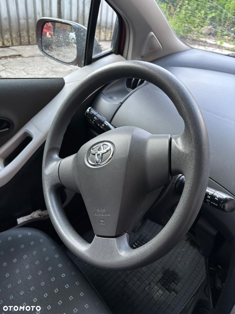 Toyota Yaris - 4