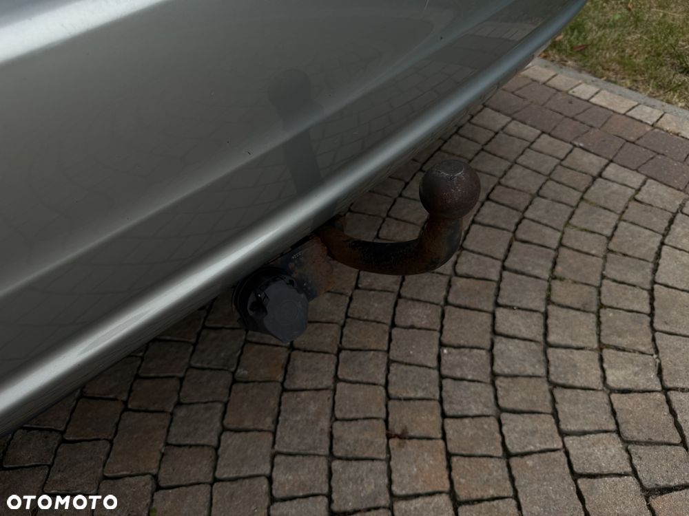 Toyota Avensis 1.8 VVT-i Sol - 21