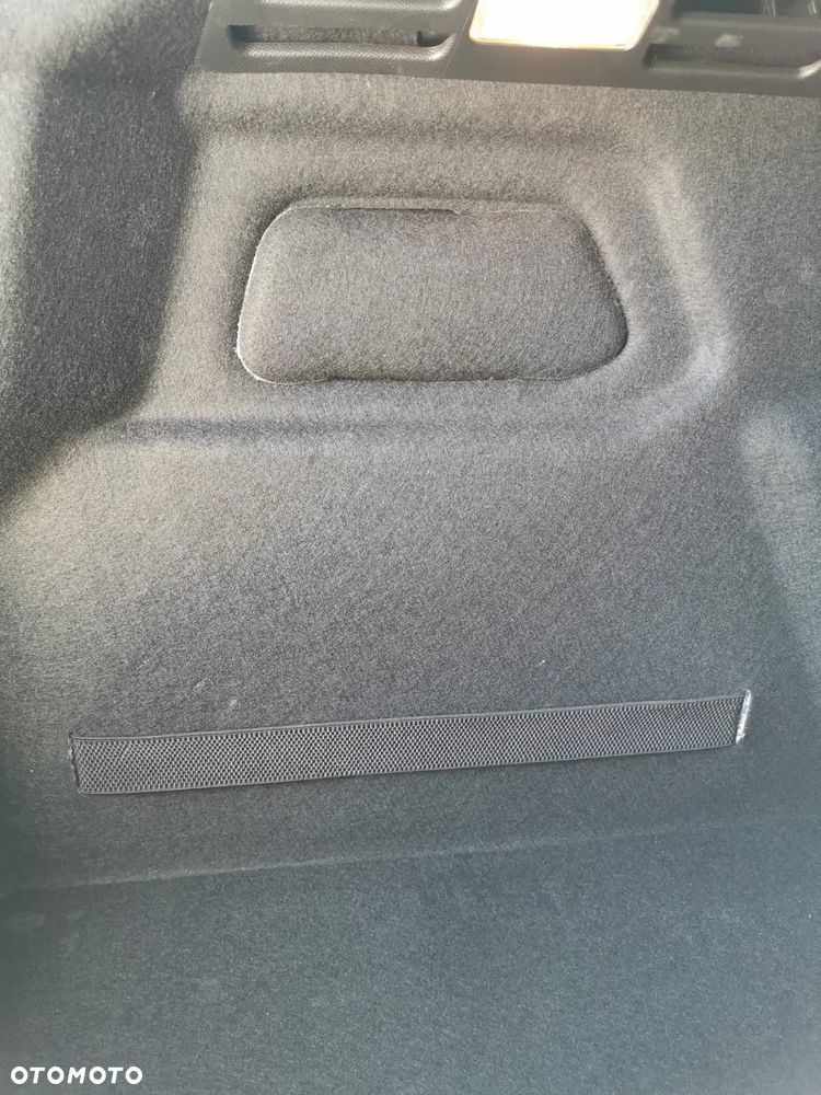 Peugeot 208 - 5