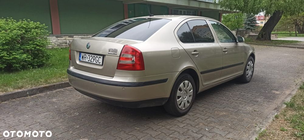 Skoda Octavia 1.6 FSI Ambiente - 7