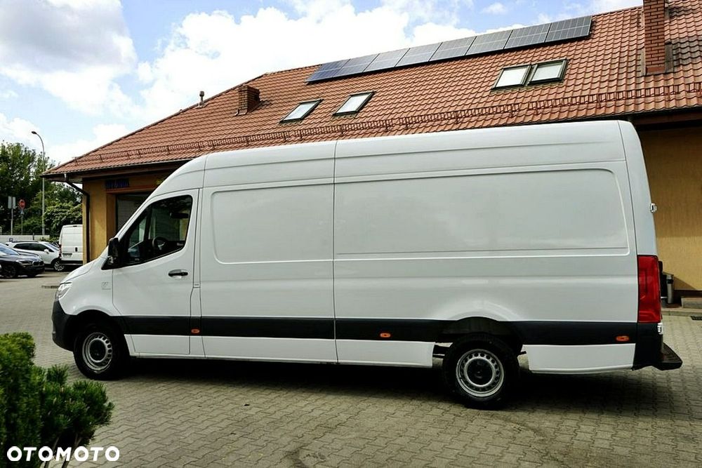 Mercedes-Benz Sprinter - 11
