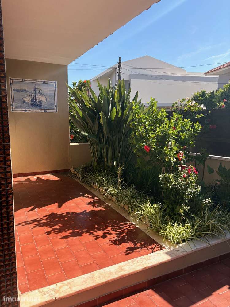 Moradia geminada com garagem Bro Além das Vinhas 595.000€ - Grande imagem: 2/40
