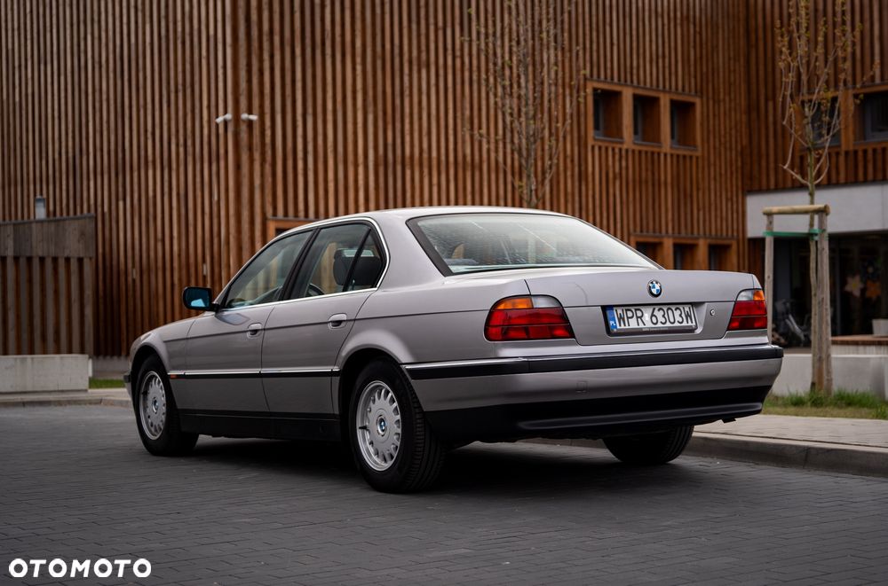 BMW Seria 7 730i - 7
