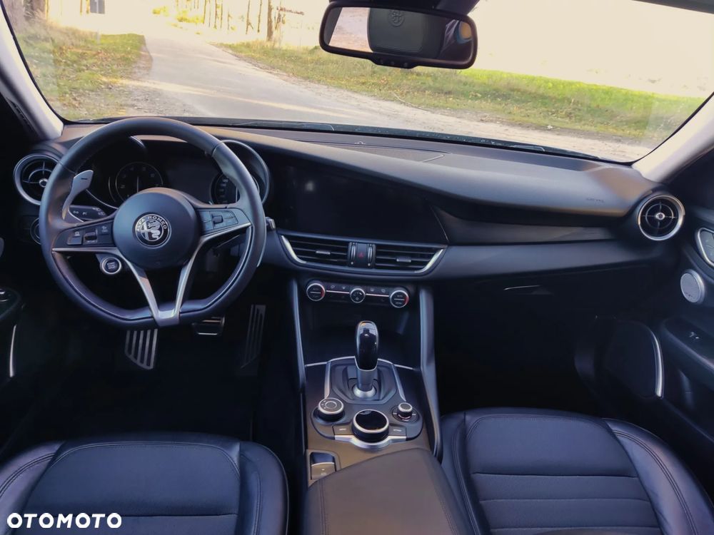 Alfa Romeo Giulia 2.0 Turbo TI - 12