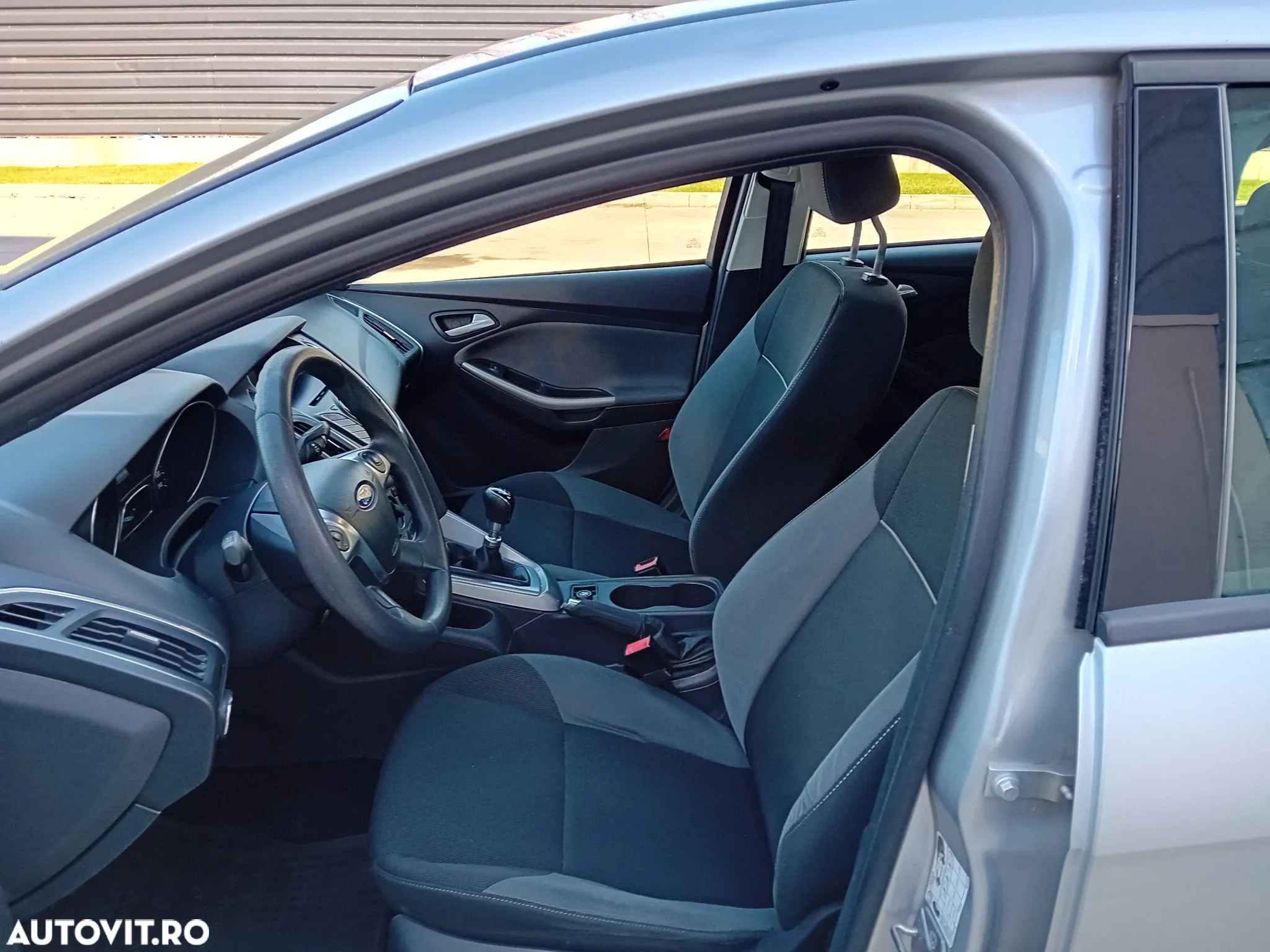 Ford Focus Turnier 1.6 TDCi DPF Start-Stopp-System SYNC Edition - 6