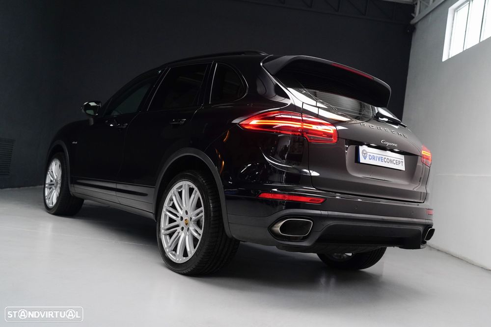 Porsche Cayenne - 13