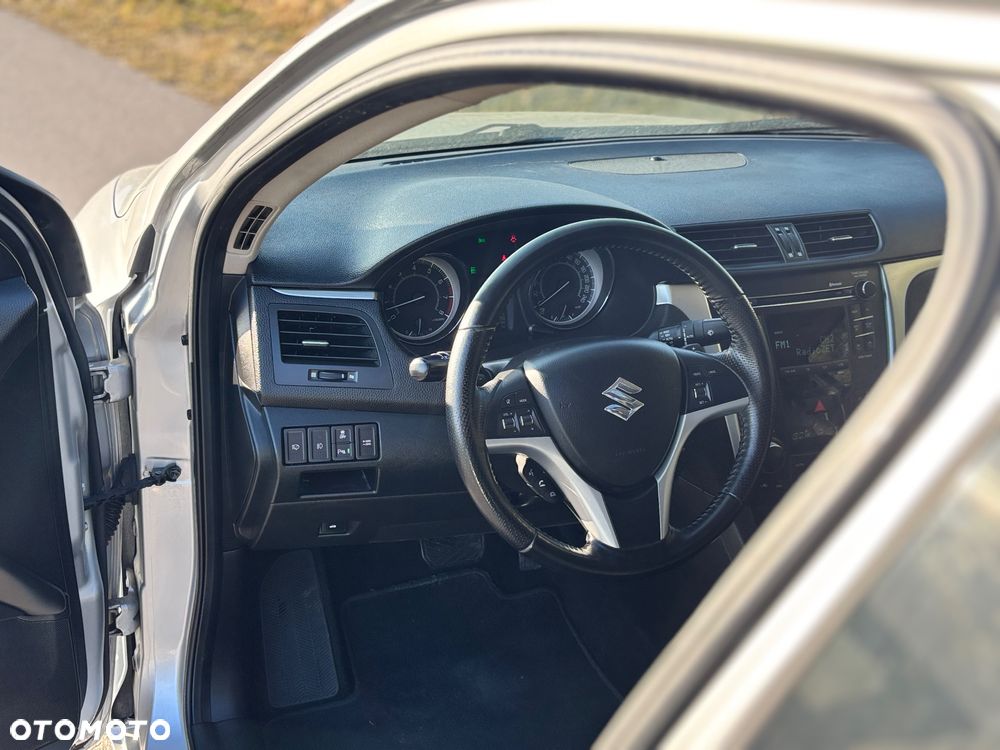 Suzuki Kizashi 2.4 4x4 CVT Sport - 14