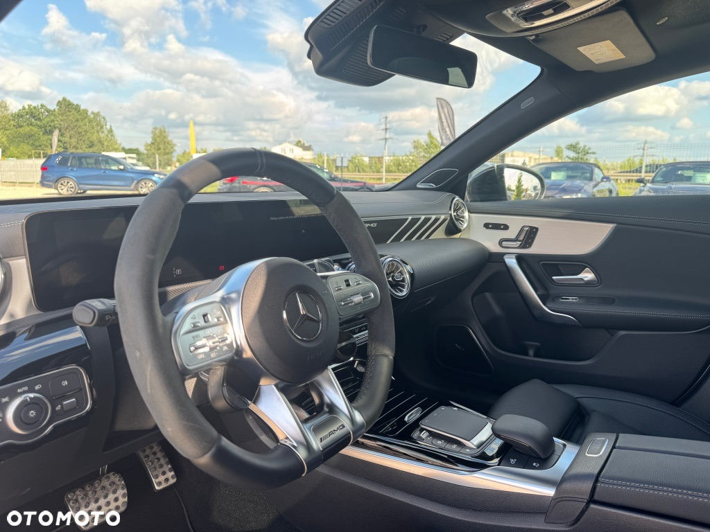 Mercedes-Benz CLA - 10