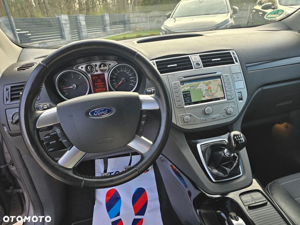 Ford Kuga 2.0 TDCi 2x4 Titanium - 28