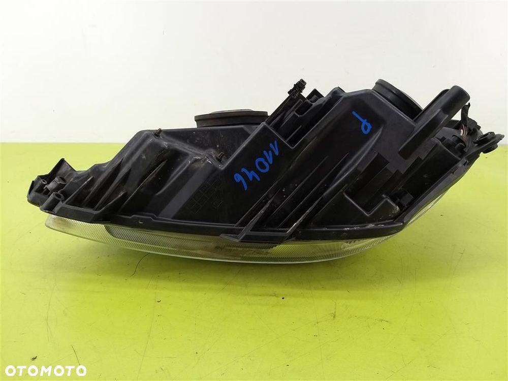 Reflektor lampa przód prawa Skoda Fabia  II 2007-2014 HELLA - 4