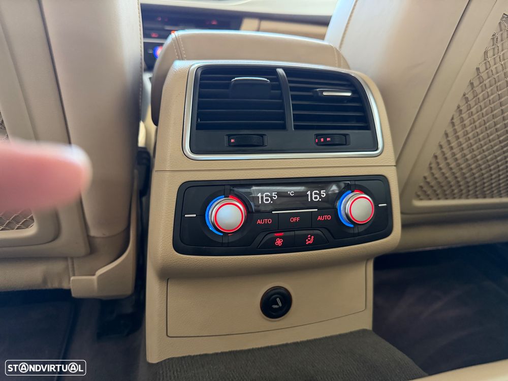 Audi A6 3.0 TDi V6 Exclusive Multitronic - 32