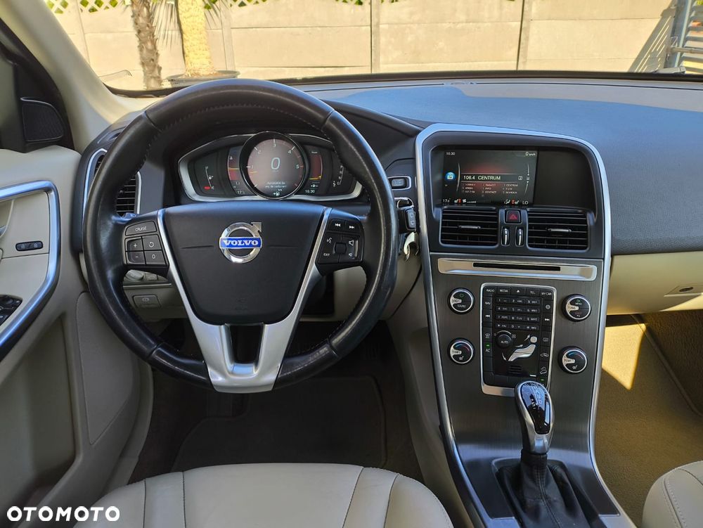 Volvo XC 60 D4 AWD Geartronic Summum - 28