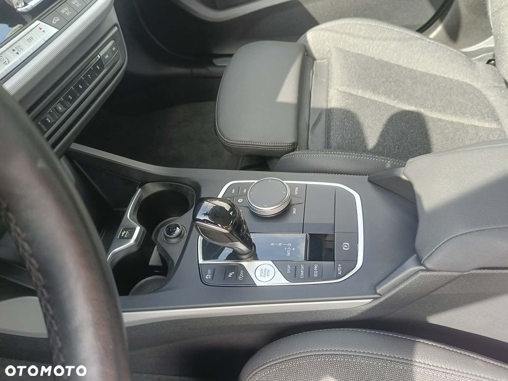 BMW Seria 2 218d Sport Line sport - 18