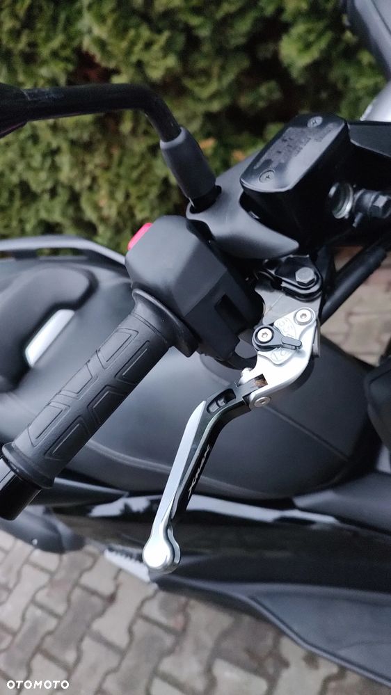Yamaha X-max - 13