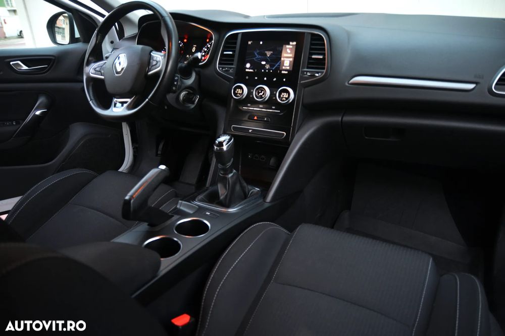 Renault Megane BLUE dCi 115 BUSINESS EDITION - 10