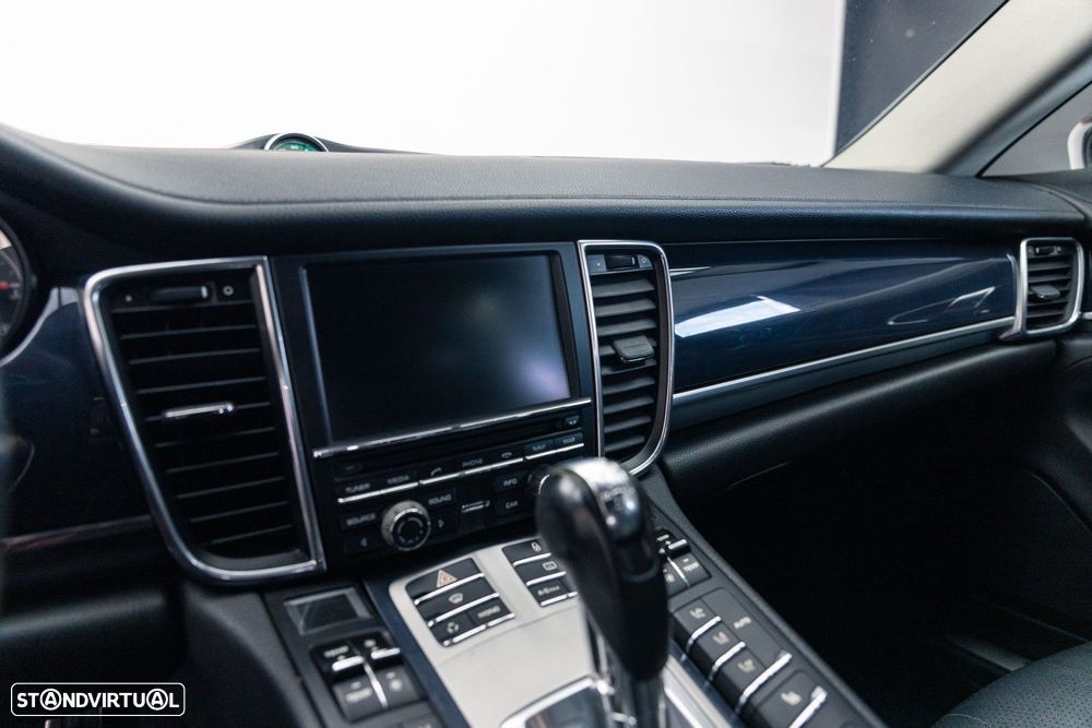 Porsche Panamera Standard - 35