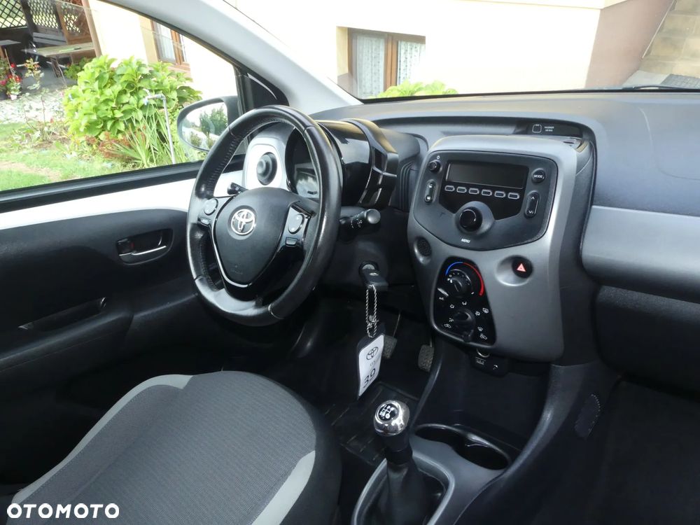 Toyota Aygo x-play - 20