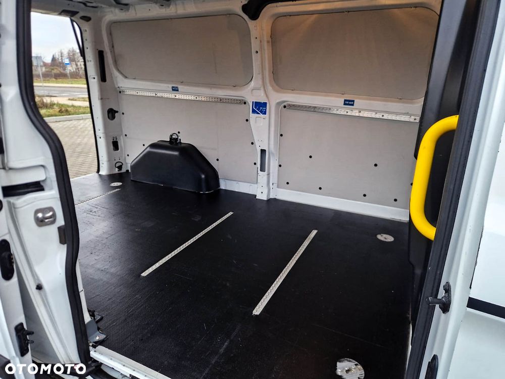 Ford TRANSIT CUSTOM - 12