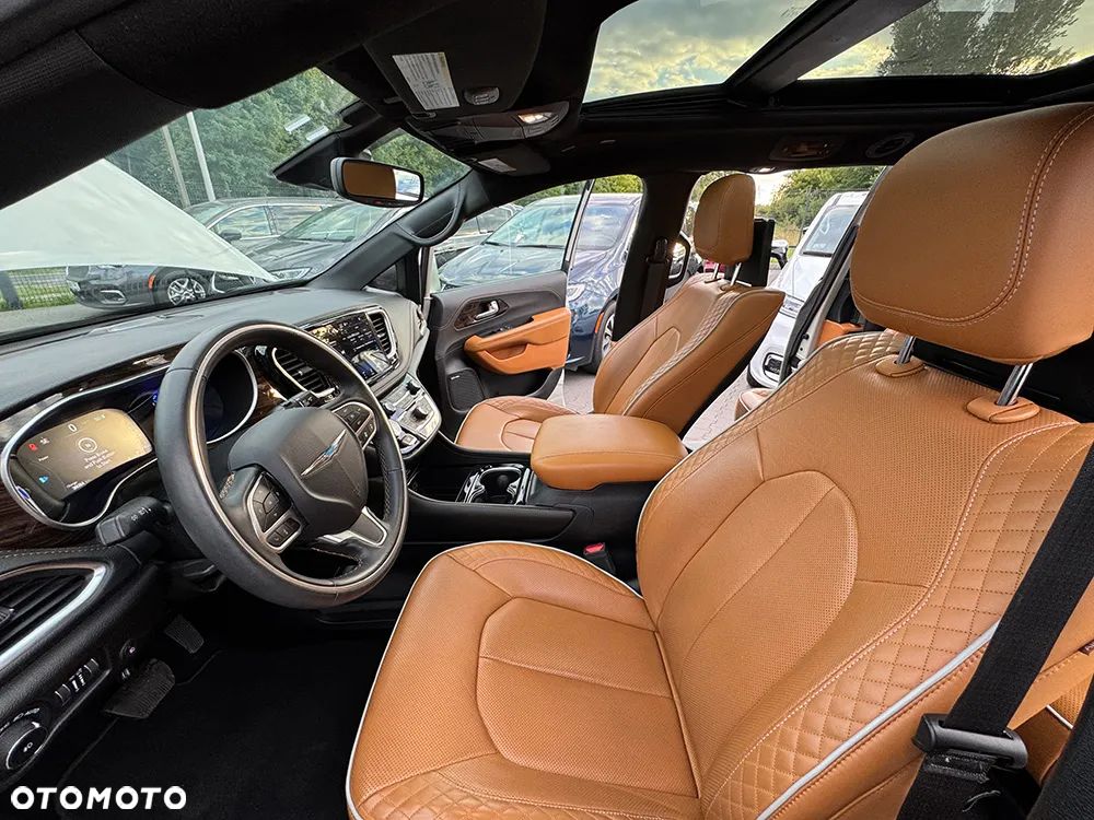 Chrysler Pacifica - 22