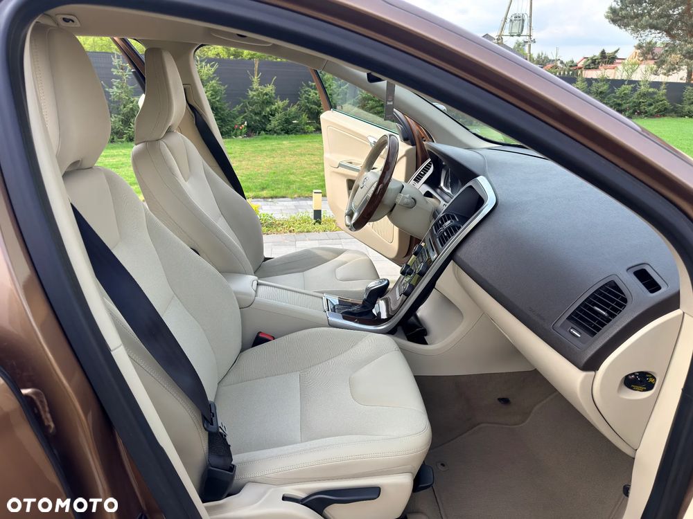 Volvo XC 60 2.4D AWD - 16