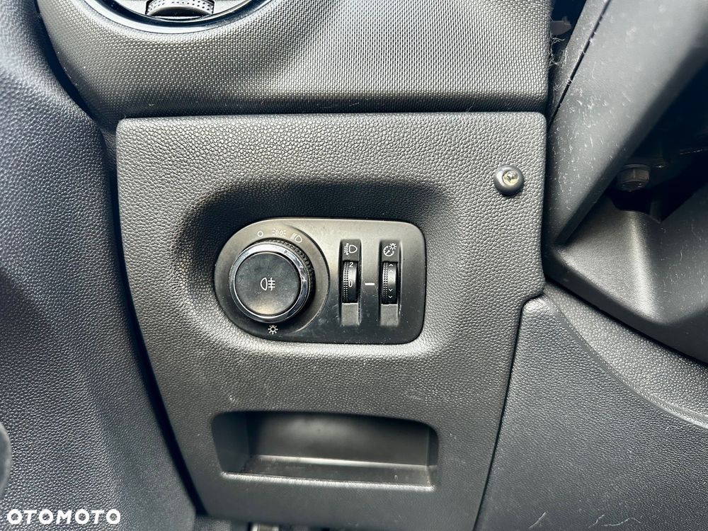 Opel Corsa 1.2 16V Essentia - 21