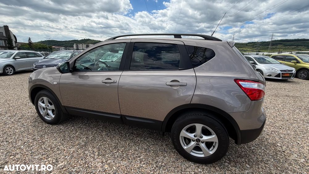 Nissan Qashqai 2.0 dCi DPF 4x4 Aut 360 - 13