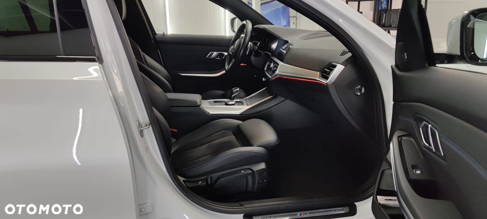 BMW Seria 3 320d xDrive M Sport - 15