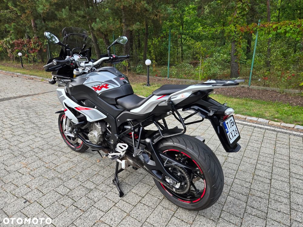 BMW XR - 9