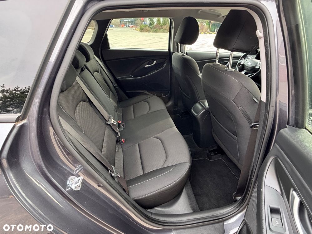 Hyundai i30 blue Kombi 1.4 Classic Navigation - 33