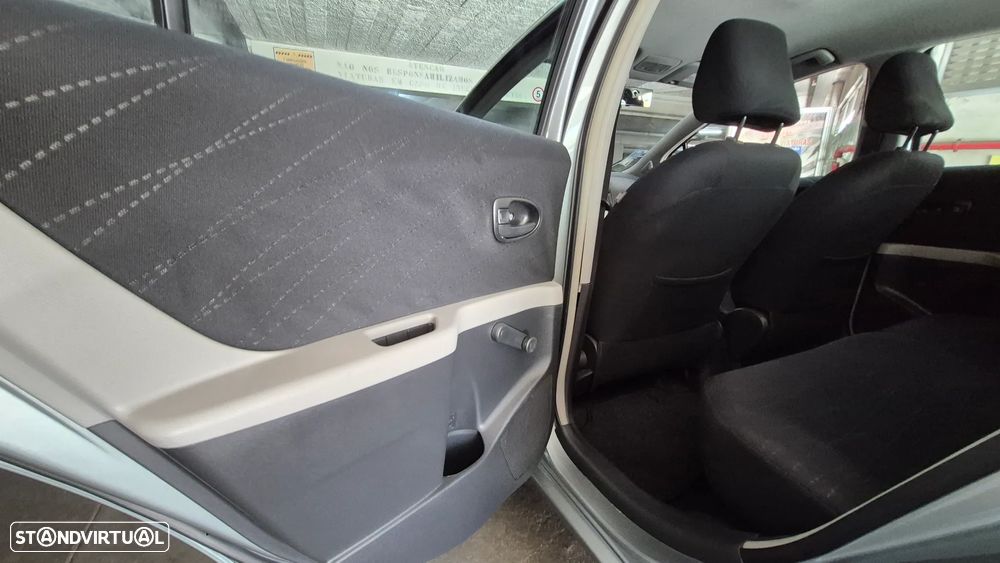 Toyota Yaris 1.0 VVT-i Sol+AC - 19