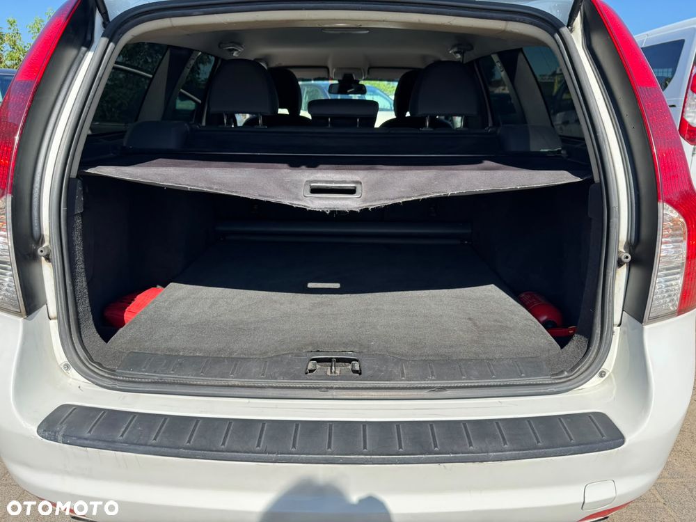 Volvo V50 D3 Momentum - 9