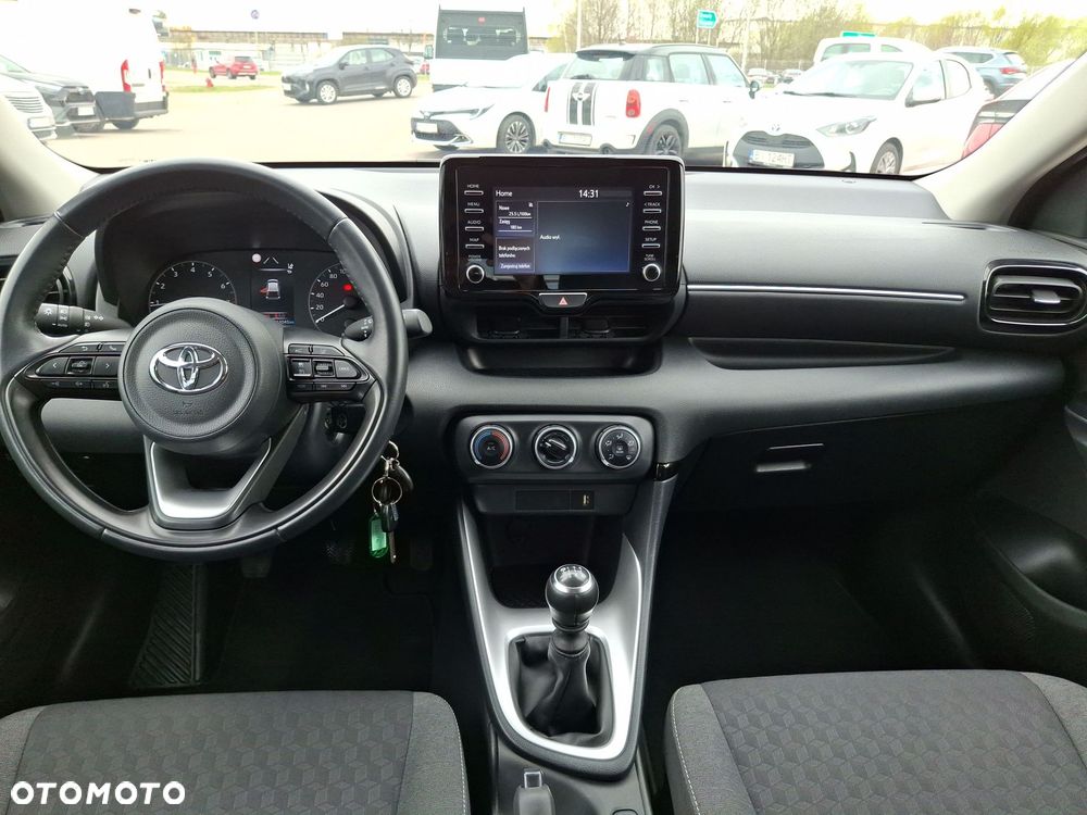 Toyota Yaris - 11