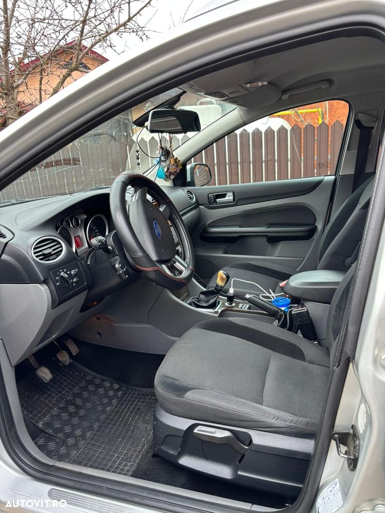 Ford Focus - 10