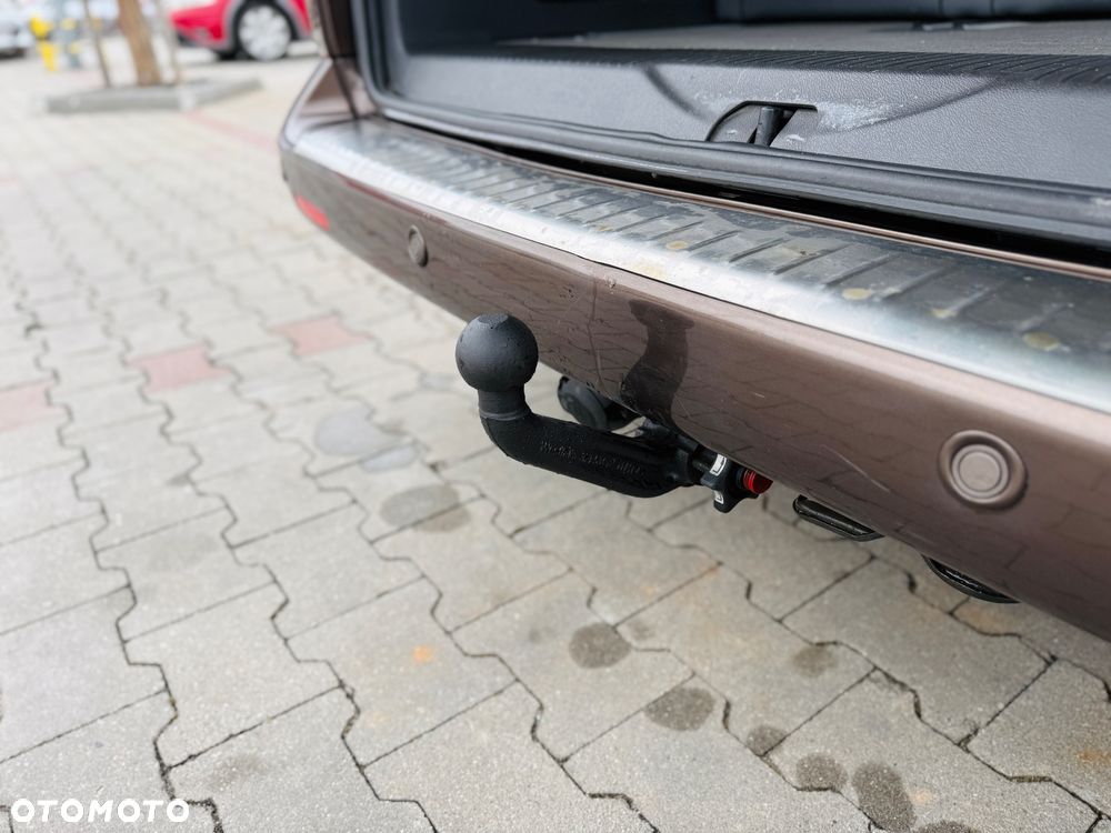 Volkswagen Multivan - 13