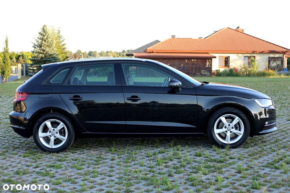 Audi A3 Sportback 1.4 TFSI Ambiente - 9