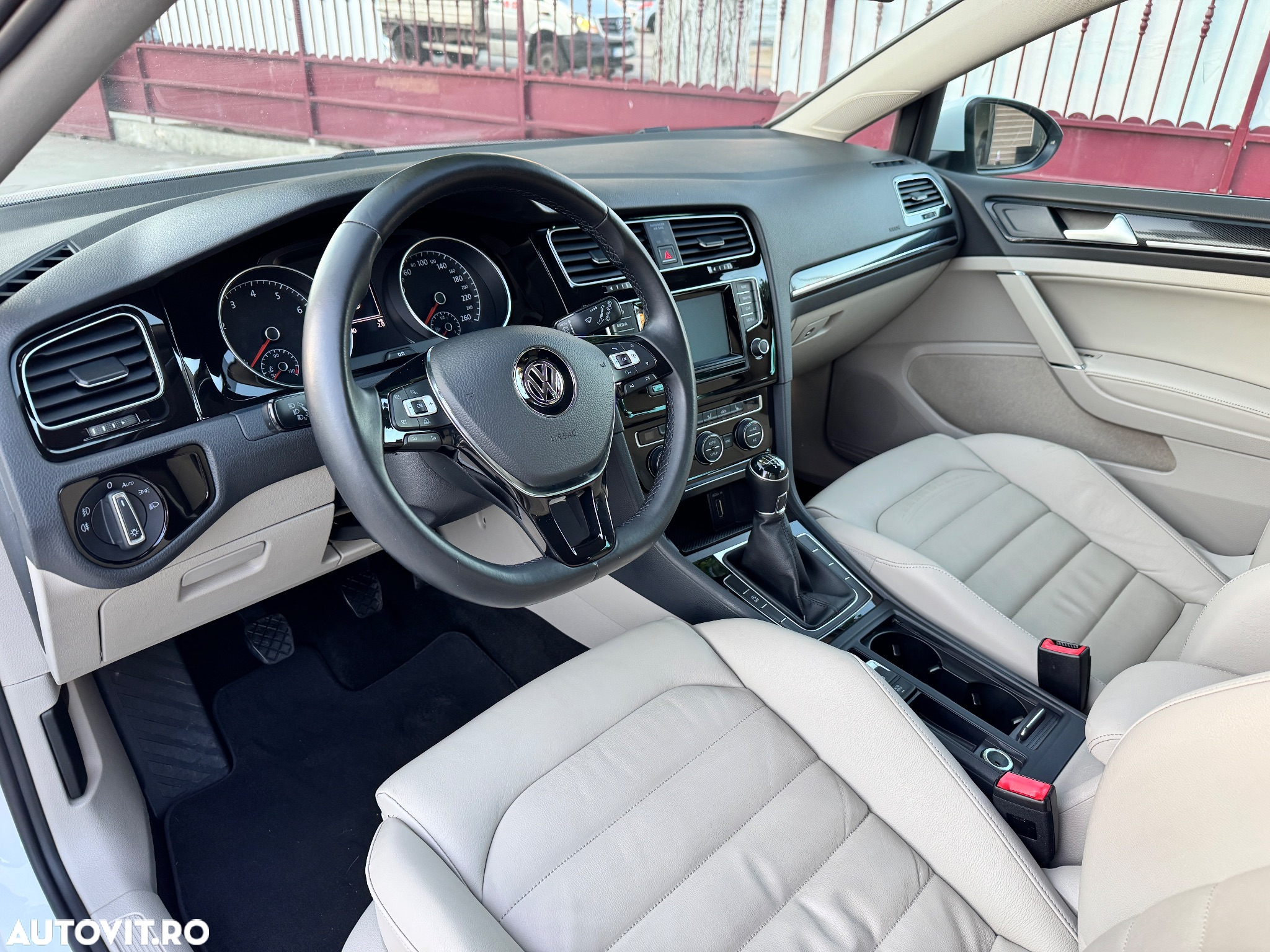 Volkswagen Golf 1.4 TSI BMT Highline - 8