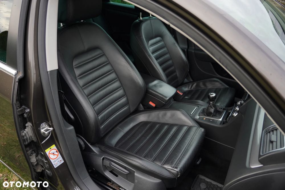 Volkswagen Passat 2.0 TDI DPF Comfortline - 9