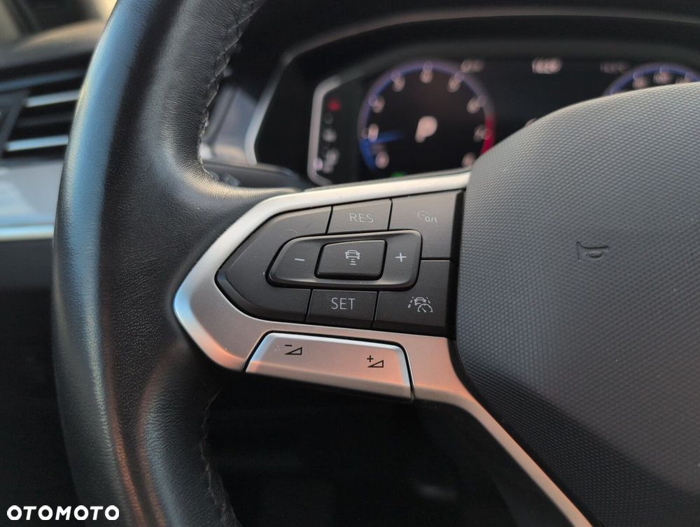 Volkswagen Passat Variant 2.0 TSI Business DSG - 20