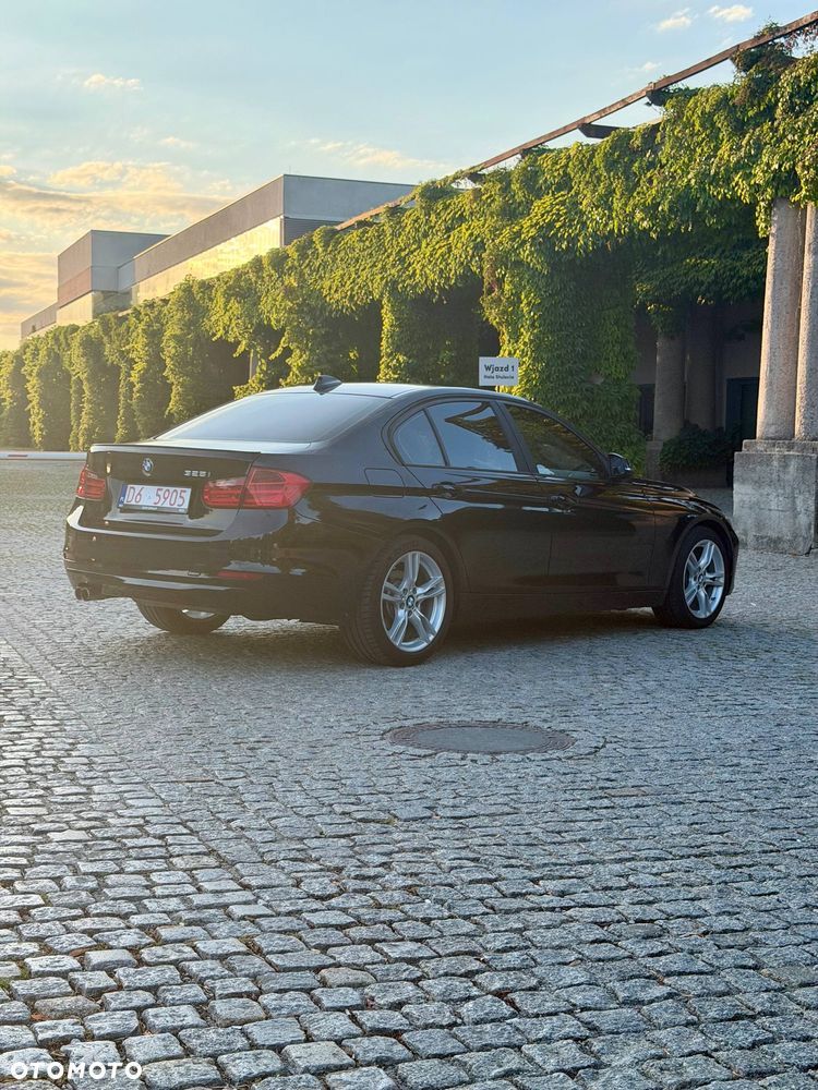 BMW Seria 3 328i - 7