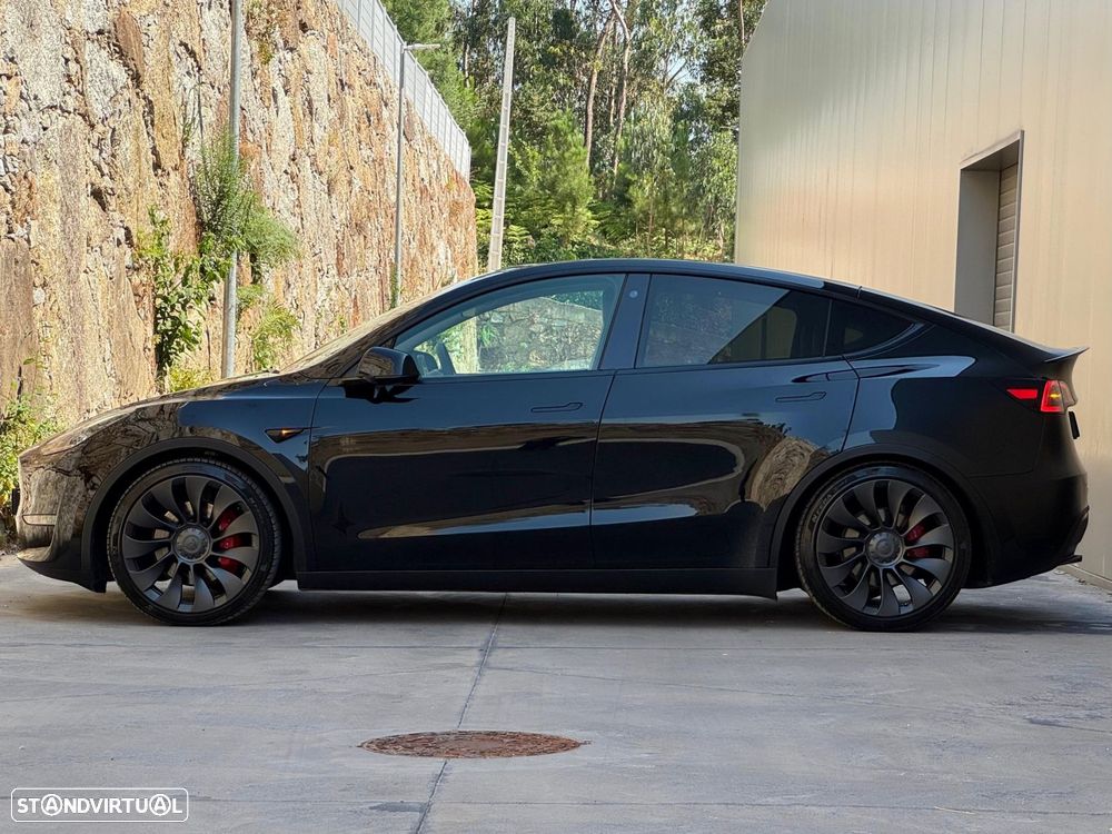 Tesla Model Y Performance Dual Motor AWD - 25